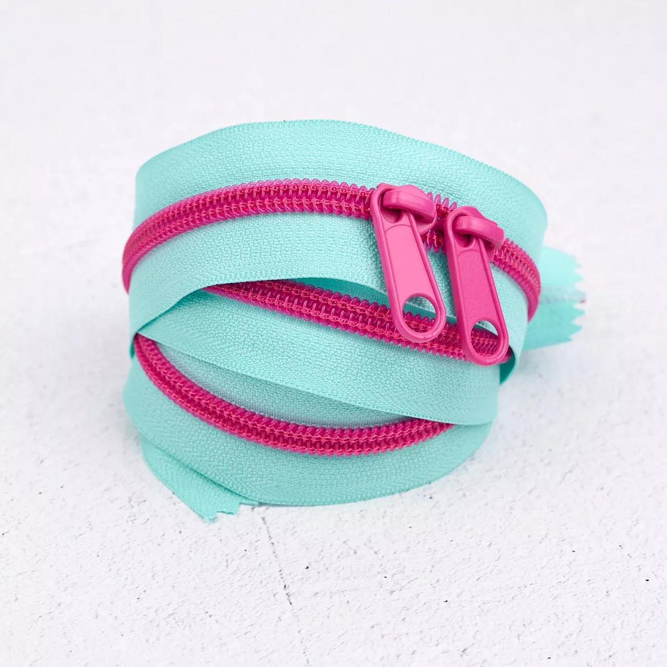 30in Handbag Zipper Poolside