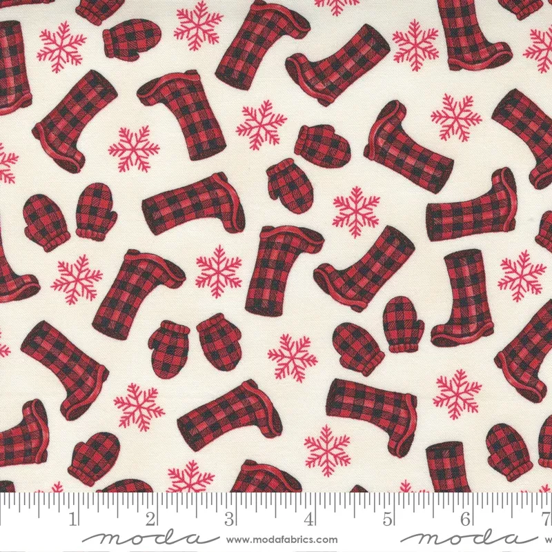 56006 11 Home Sweet Holidays Boots/Mittens White