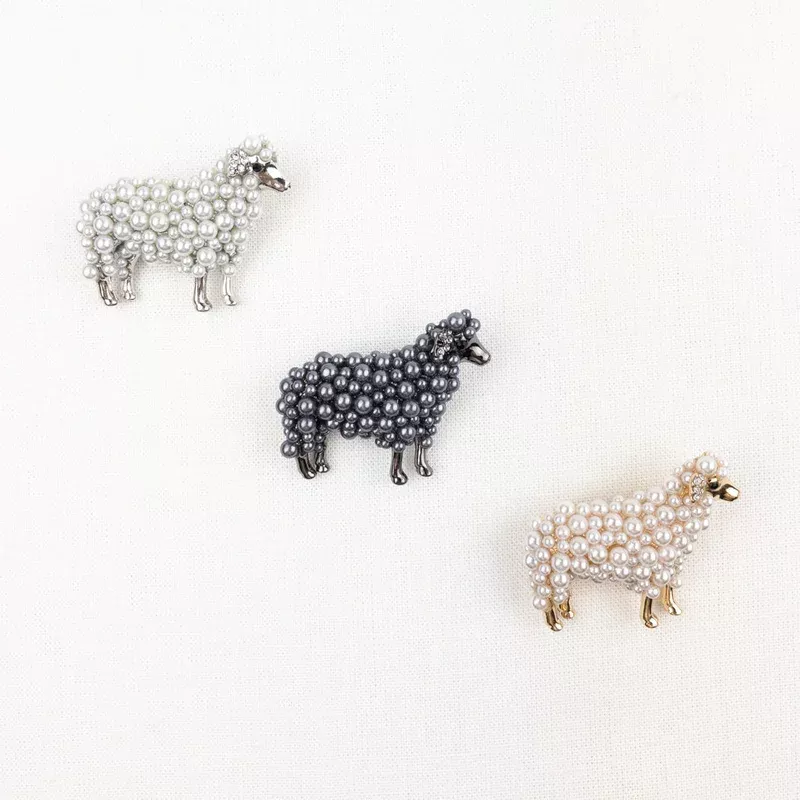 Atelier Faux Pearl Sheep Pin