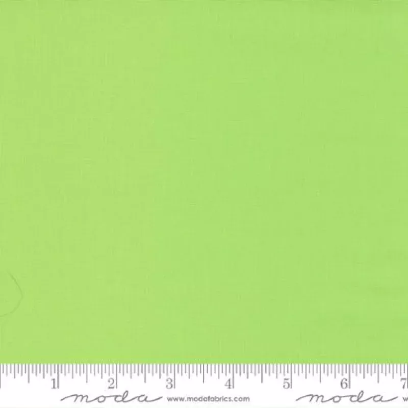 Bella Solids – Quilting Cotton Fabric – Basic Solid – Amelia Green