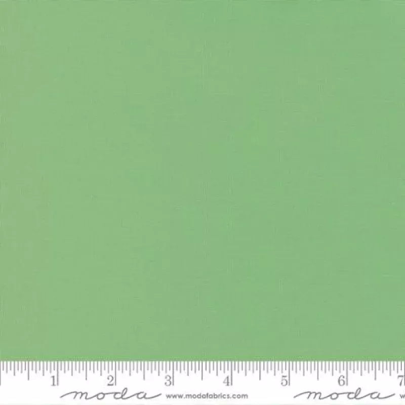 Bella Solids – Quilting Cotton Fabric – Basic Solid – Green Apple
