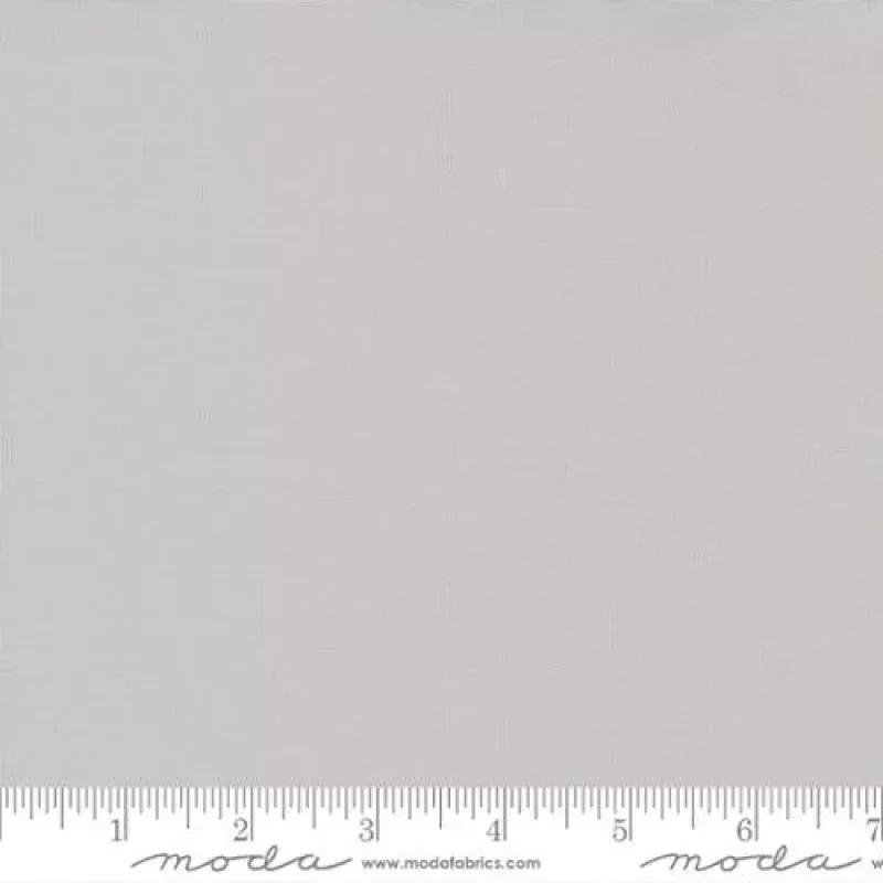 Bella Solids – Quilting Cotton Fabric – Basic Solid – Moonbeam – Grey