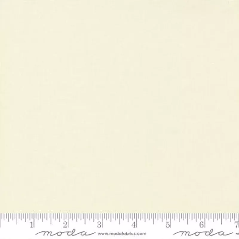 Bella Solids – Quilting Cotton Fabric – Bella Silky – Snow – Natural
