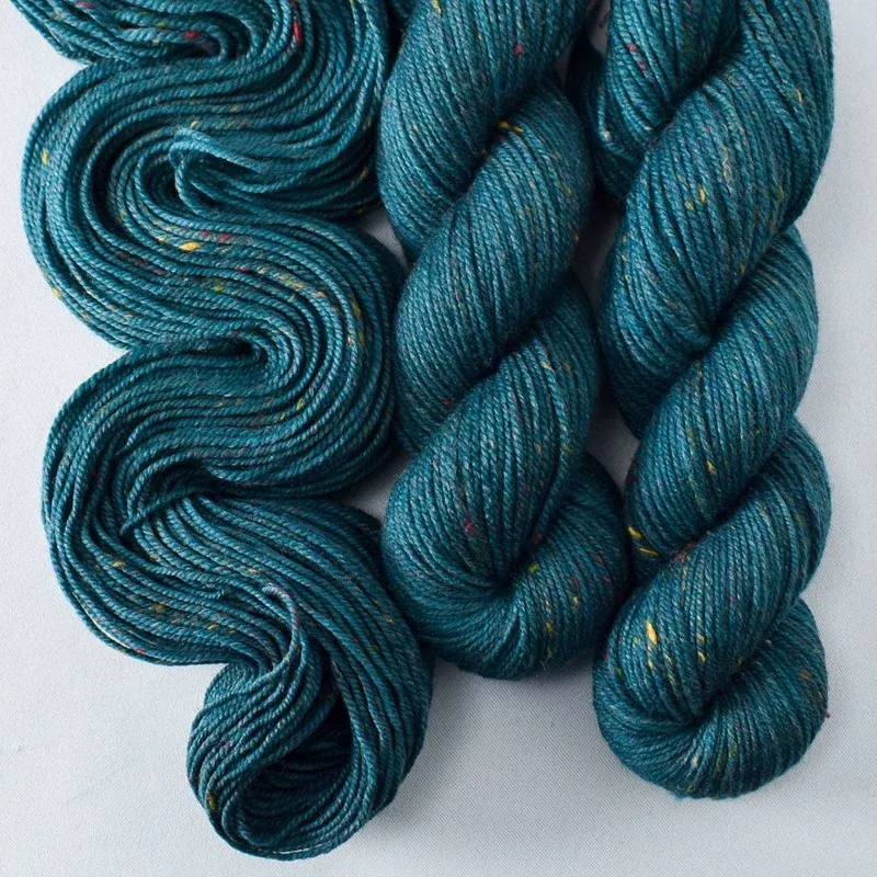 Dark Aquarius – Cupcake (no blue)