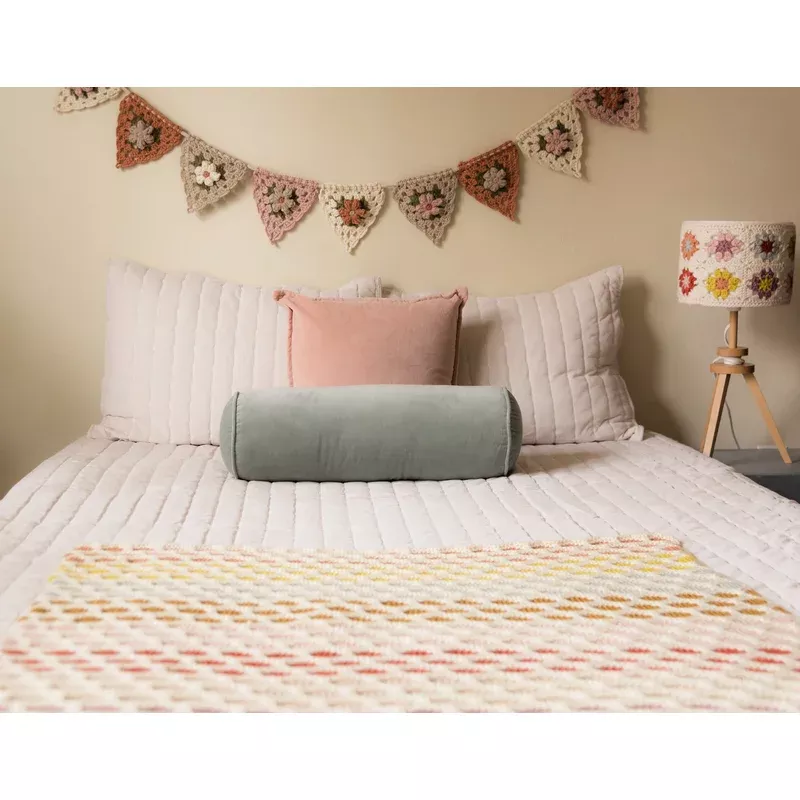 Granny Tri Bunting Crochet Kit