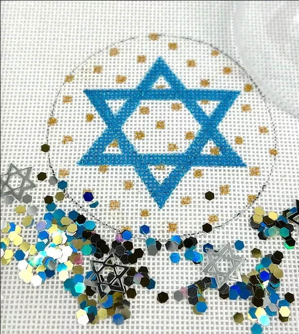 Kate Dickerson Needlepoint – Hanukkah Round w/Clear Dome & Confetti – Star of David aqua blue