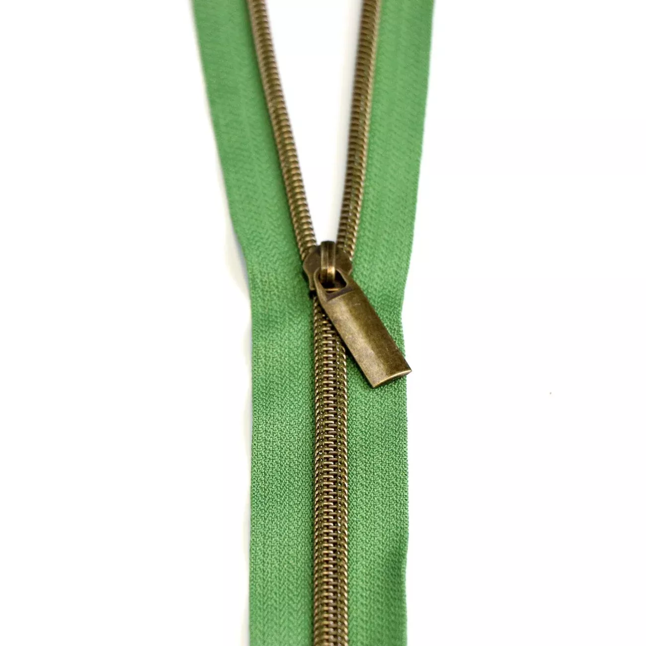 Magnolia #5 Nylon Antique Coil Zippers: 3 Yards with 9 Pulls