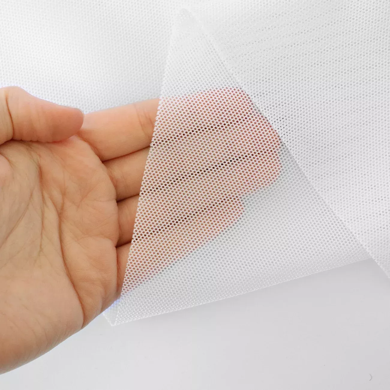 Mini Mesh White 1yd