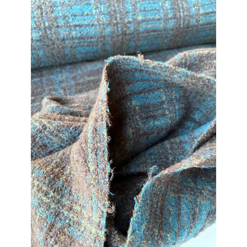 MOE 042 nbrown/petrol checkered heavy boiled wool