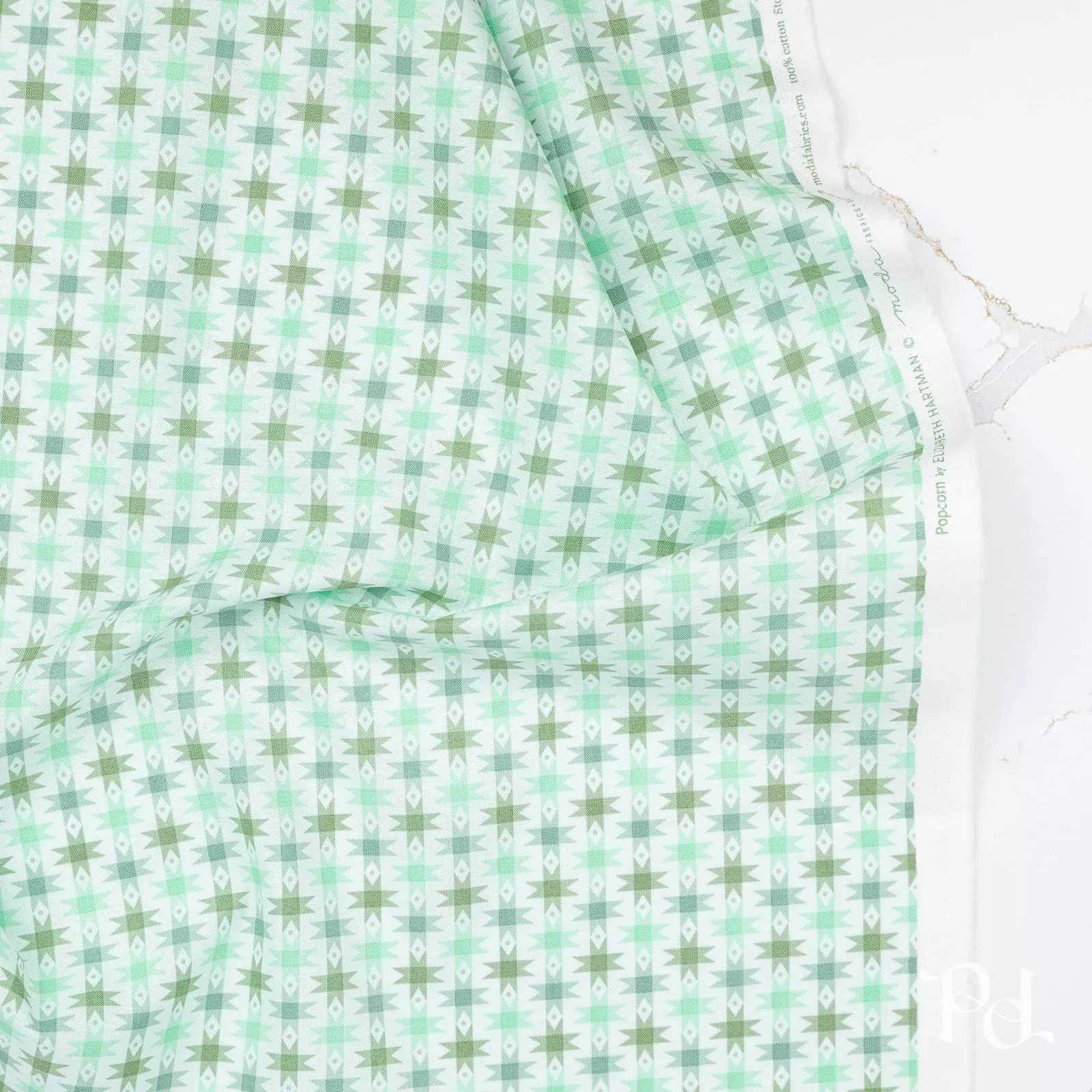 Popcorn Ribbon Stars in Aqua – by Elizabeth Hartman for Moda (Preorder)