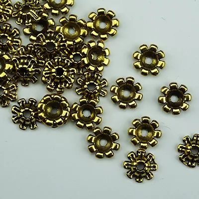 Sundance Metallic Accents – Gold Cups