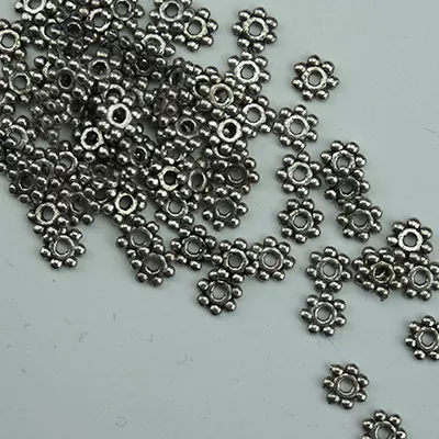 Sundance Metallic Accents – Silver Flower