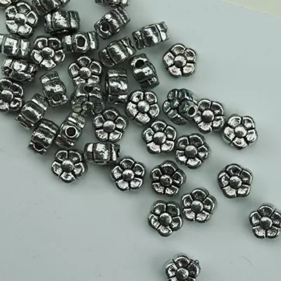Sundance Metallic Accents – Silver Posy