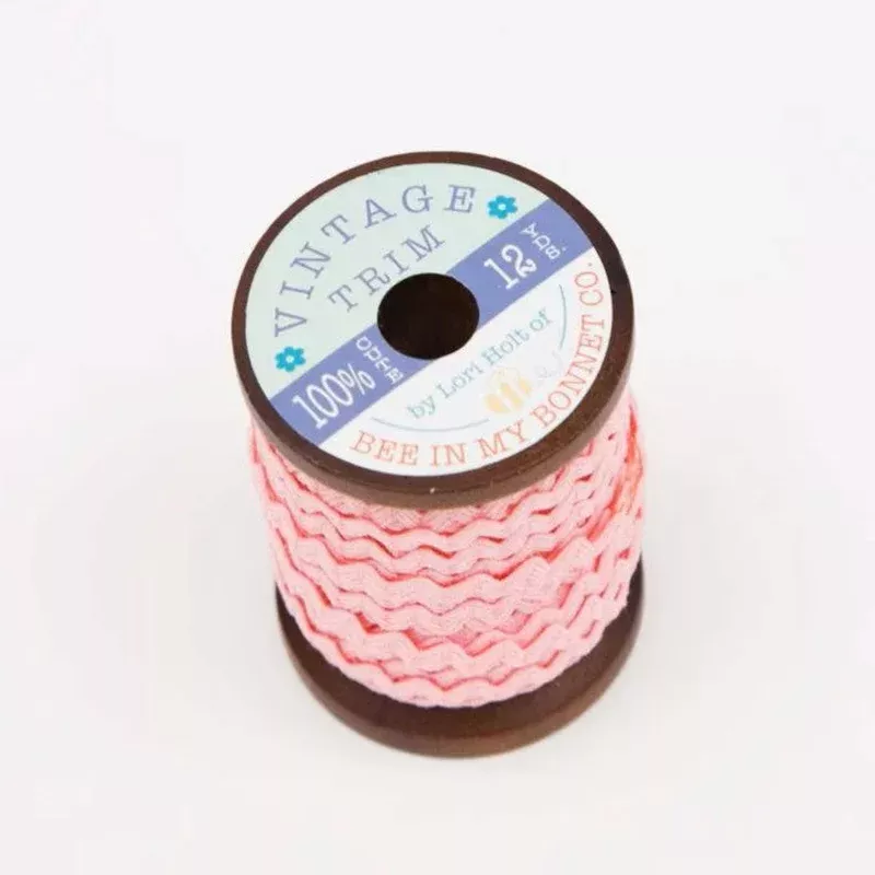Vintage Trim Small | Lori Holt | Peony